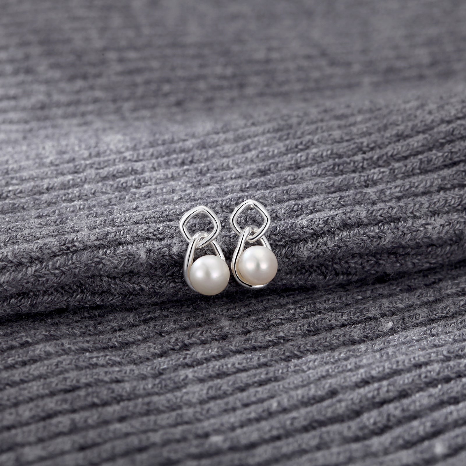 S999 Sterling Silver Pure Silver Light Luxury Stud Earrings Pearl Natural Freshwater